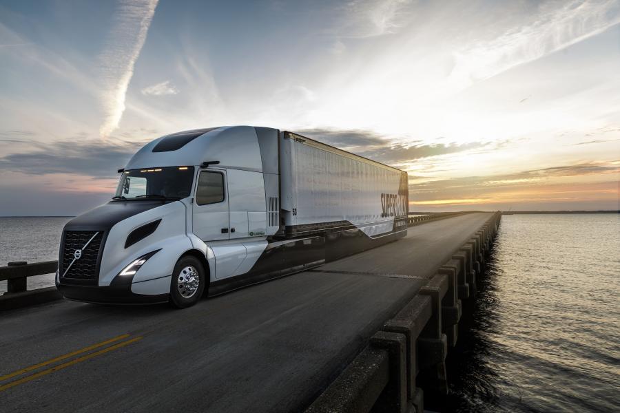  Volvo SuperTruck 2016 года  (фото 2 из 3)